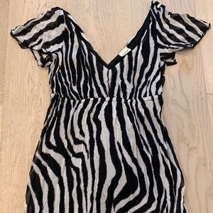 FREDERICK'S Of Hollywood Zebra print Blouse Small.